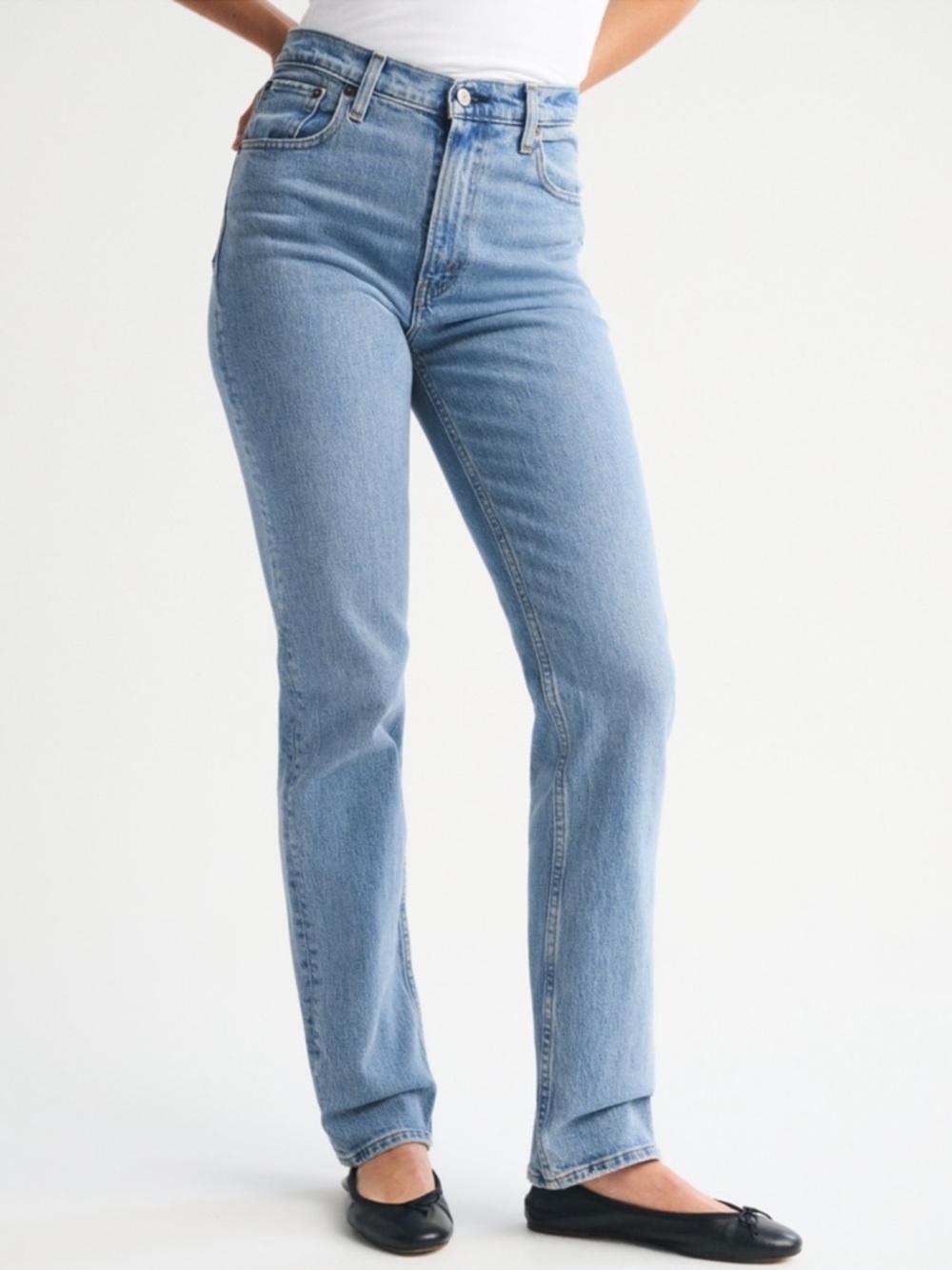 Women’s | Abercrombie & Fitch Ultra High Rise 90s Straight Jeans, Light | 27 4S